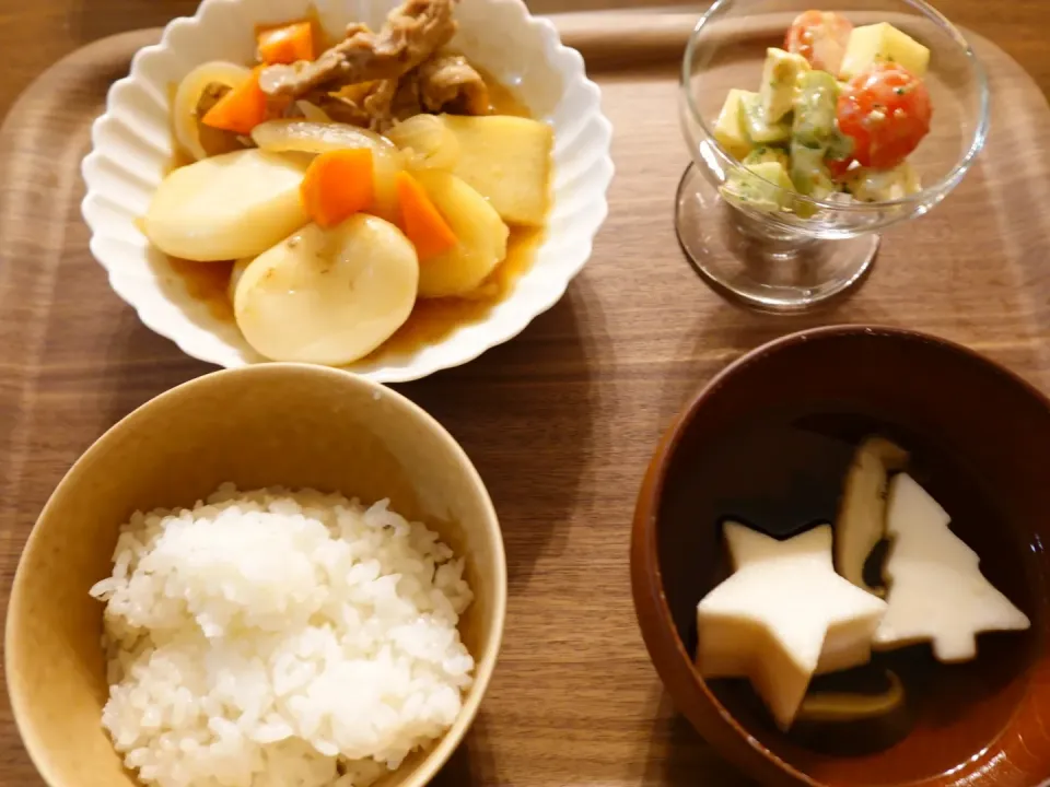 クリスマスが待ちきれない🎄肉じゃがメインのお夕飯🌛|みーぬさん