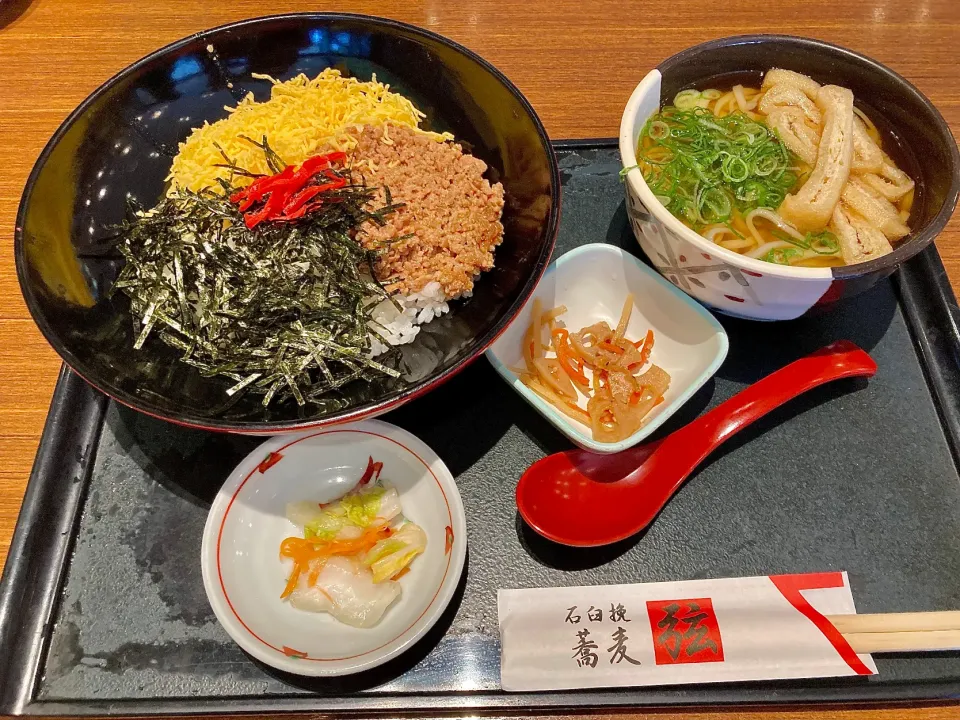 鶏そぼろ丼定食 ｺｹｯ🐔|Kojiさん