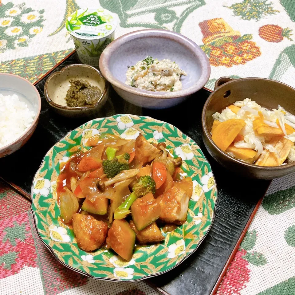 grandmaの晩ごはん☆ 今夜は先日の唐揚げで酢豚風に大根菜ときんぴらで白和え…白菜の酢の物…ホッと梅酒で頂きます|kaoriさん