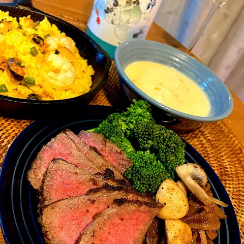 「プラス糀 生塩糀パウダー黒胡椒ブレンド150g」を使ってみたSnapdishの料理・レシピ写真:ローストビーフとパエリアとコーンポタージュでメリークリスマス🎅🥂💕✨🎄✨