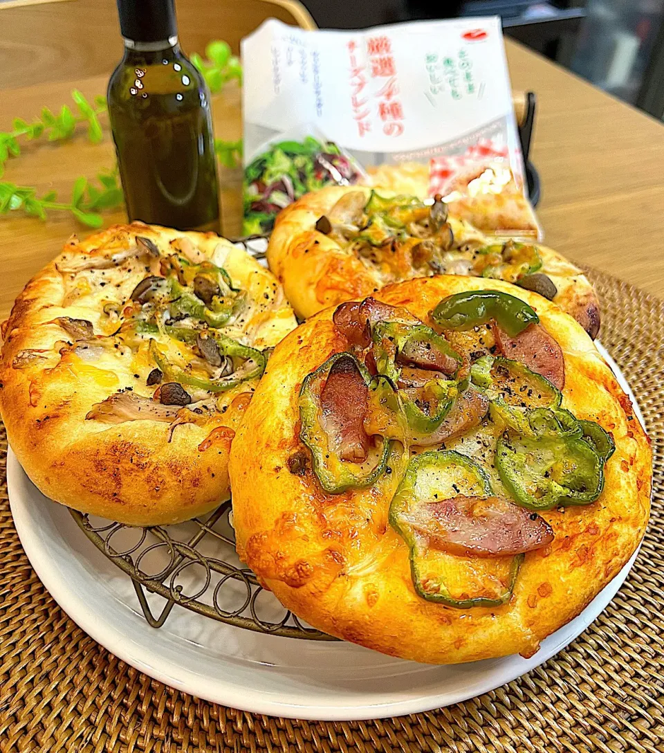 チーズたっぷり！ピザパンとマヨチキンパン🍕|ラゴさん。さん