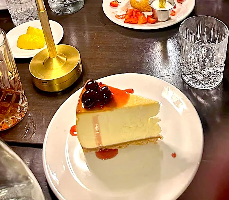 CHEESECAKE that is a one of a kind…Merry Christmas!|gonbenさん