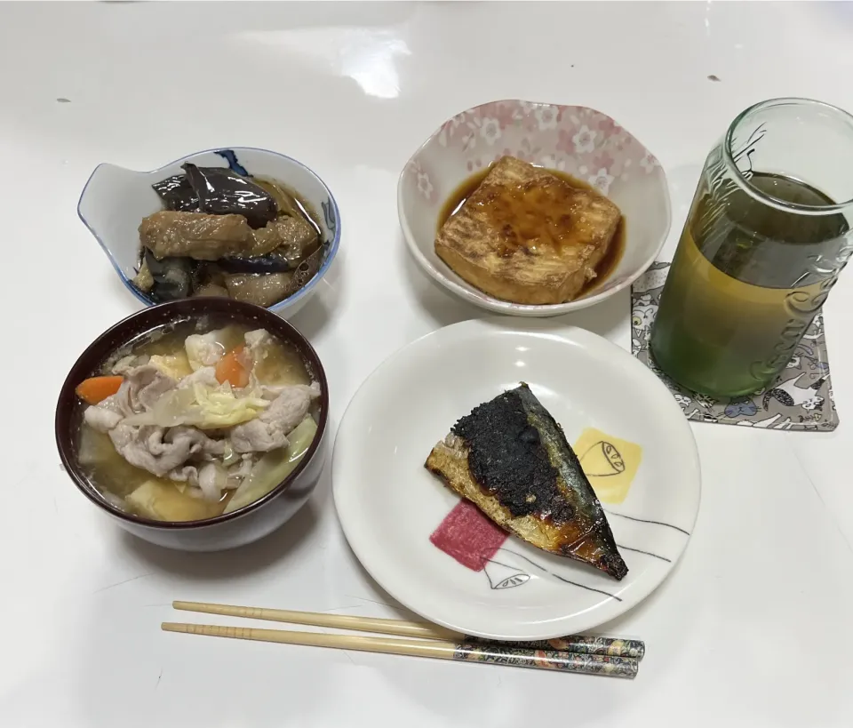 晩御飯☆豚汁☆鯖の西京焼き☆厚揚げのおろししょうゆ☆揚げなすの煮浸し|Saharaさん