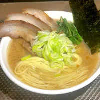 醤油とんこつラーメン|ご飯がススムくんさん