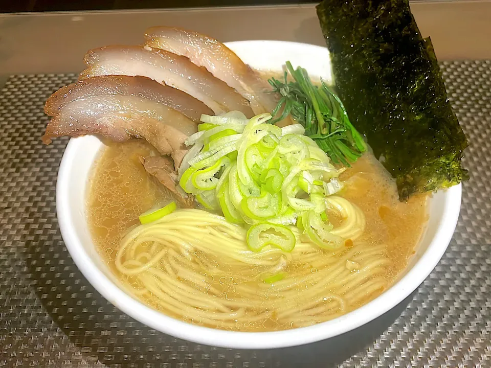 醤油とんこつラーメン|ご飯がススムくんさん