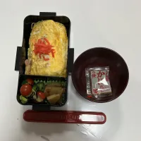 パパ弁☆オムそば☆ブロッコリーとプチトマトの塩昆布和え☆たけのこの土佐煮☆みそ汁|Saharaさん