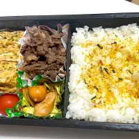 高菜入り卵焼き　牛しぐれ　キャベツカレー炒め　トマトブロ|senaさん