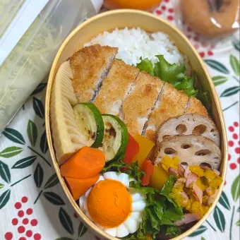 Snapdishの人気料理写真:本日のお弁当〜とんかつ弁当