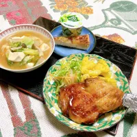 grandmaの晩ごはん☆ 毎年のおともだちからのチキン🍗すいとん汁でいただきます🎄|kaoriさん