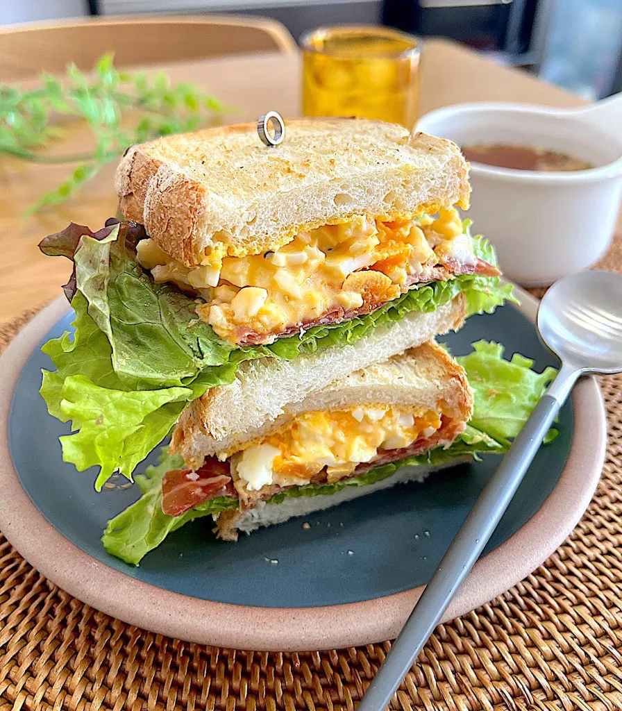 たまごと生ハムのサンドイッチ🥪|ラゴさん。さん