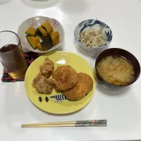 晩御飯☆塩唐揚げ＆コロッケ☆もやしのごまポン酢☆かぼちゃの炊いたん☆みそ汁（白菜・大根・しめじ）|Saharaさん