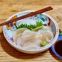 「梅醤油deさっぱり貝刺し晩酌🍶」
大根の煮物  揚げ出汁豆腐
豚汁を添えて 晩ごはん💦|ばくあんしゃさん