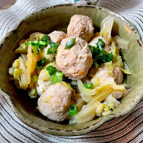 「プラス糀 生塩糀パウダー ボトル」を使ってみたSnapdishの料理・レシピ写真:肉団子と白菜煮✨