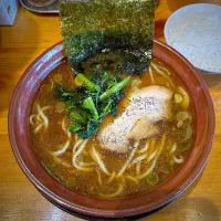 こい口醤油とんこつらぁ麺