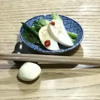 「小蕪の浅漬け🌶️」
厚揚げと小松菜の煮物
出汁巻き玉子de朝ごはん＾＾|ばくあんしゃさん