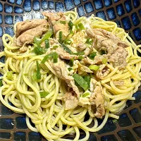 豚肉炒めとバジルソースパスタ|あべたかひろさん