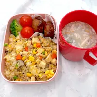 しめじで嵩増しチャーハン弁当|ゆっきーさん