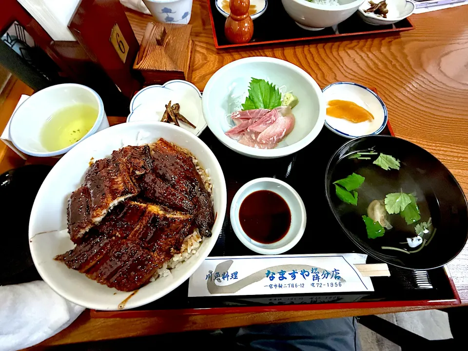 うなぎ丼と鯉の刺身定食|DjKen02さん