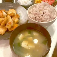 おっさんご飯　20穀米　汁　イカソーメン　サラダ　鶏胸甘酢|ひげおやじさん