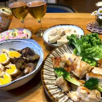 鶏むね肉のスパイスソテー　巾着卵の煮物|じゅんさんさん