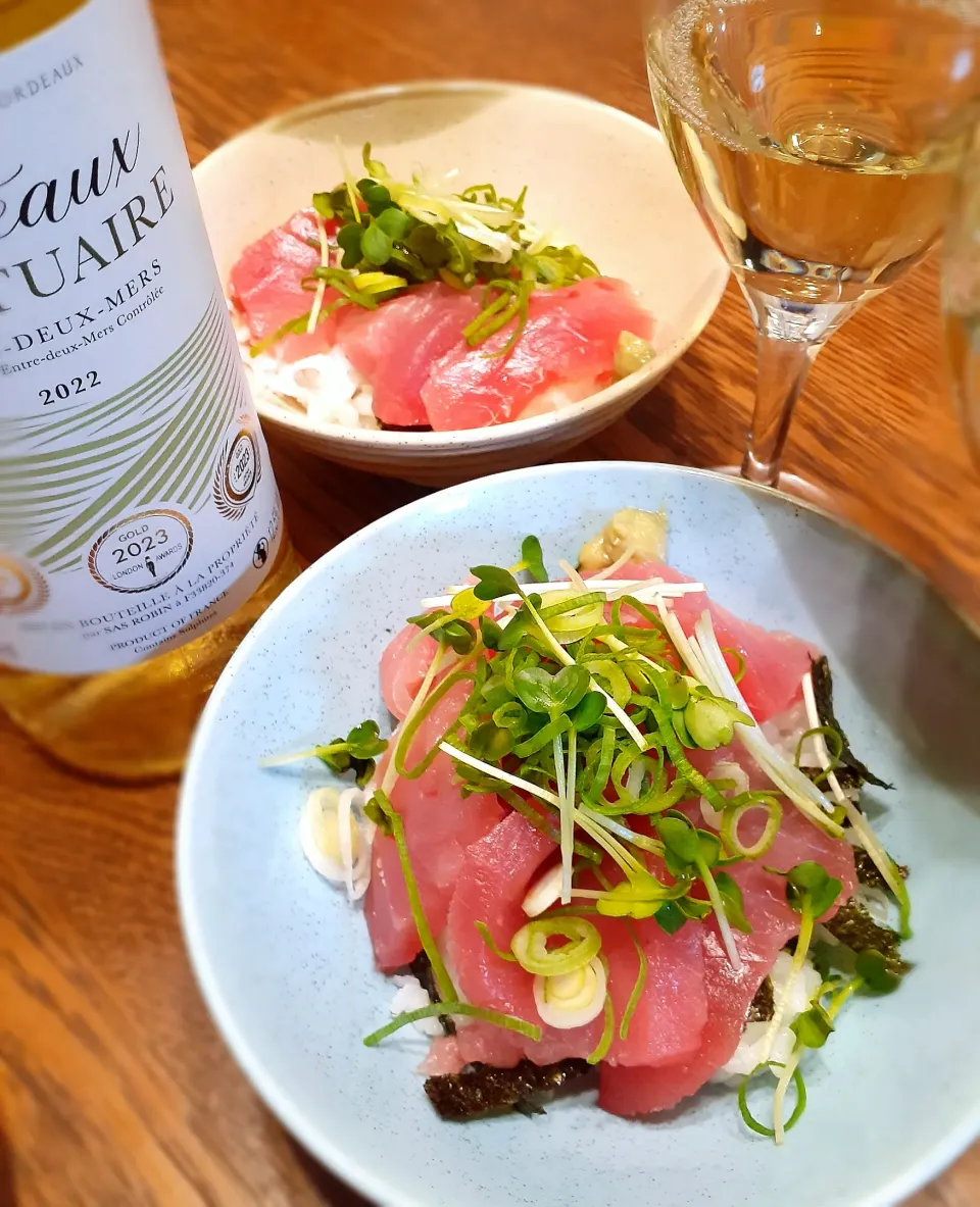 まぐろ丼をアテに白ワイン🇫🇷🥂|fumfumさん