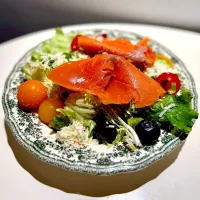 SLICED COLD SMOKED SOCKEYE SALMON SALAD|Zhen Zhenさん