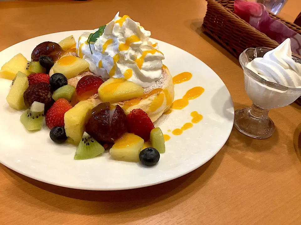 ハワイアンパンケーキ🥞🌺|アライさんさん