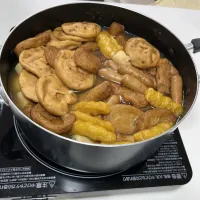 晩御飯☆おでん🍢。〆は麺入れたり、ご飯に汁かけたり。自由に食べてました😛この量、余らないんです😭|Saharaさん