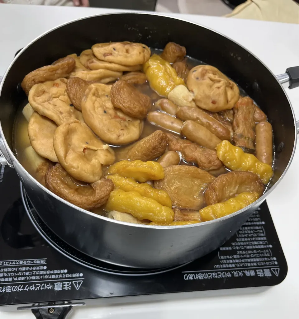 晩御飯☆おでん🍢。〆は麺入れたり、ご飯に汁かけたり。自由に食べてました😛この量、余らないんです😭|Saharaさん