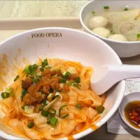 Kueh teow dry tomato sauce + pork lard with fish balls fish dumplings fish cakes 🤤😋🤤😋|🌷lynnlicious🌷さん