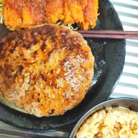 チキンカツのおろしポン酢と牛100ハンバーグと鶏飯|時雨さん