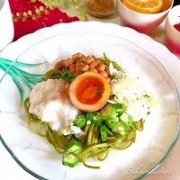 オクラ納豆の茶蕎麦麺