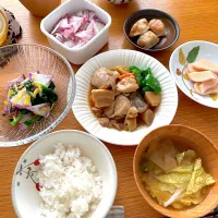 「いつものごはんに+1品」
鶏肉と根菜の煮込み