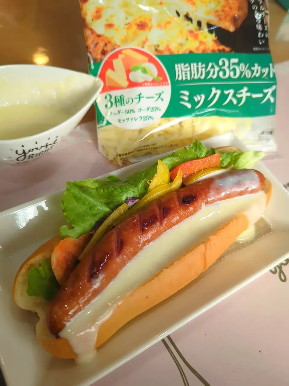 とろとろチーズのスペシャルホットドッグ🌭😋|みぽりん♪さん