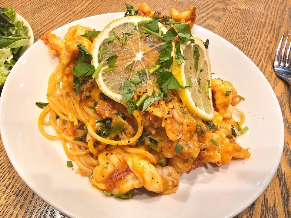 Spaghetti alla Crema di Pomodoro con Gamberi e Spinaci　海老と菠薐草のトマトクリームスパゲッティ|Masahiko Aasanoさん