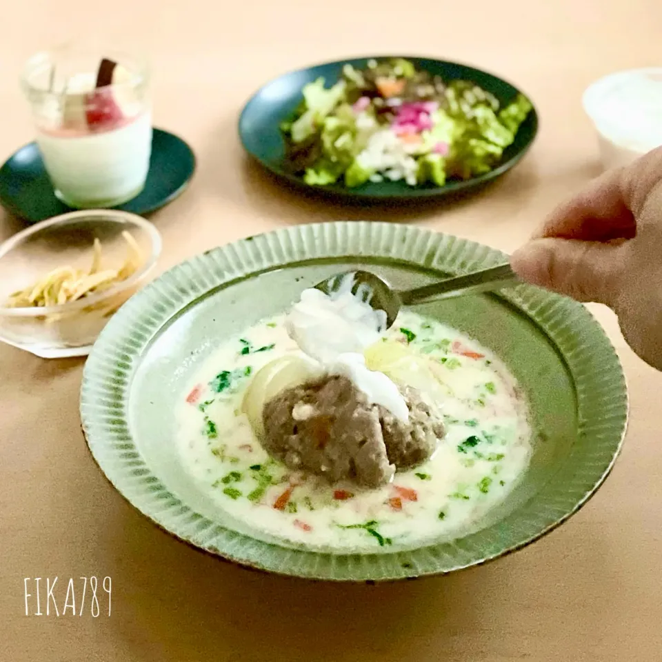 ひっくり返っちゃった　玉ねぎの肉詰め|FIKA789さん