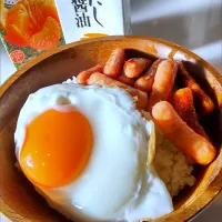 ポークビッツ目玉焼き丼|ポコさん