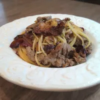 牛肉とトレビスのパスタ|古尾谷りかこさん