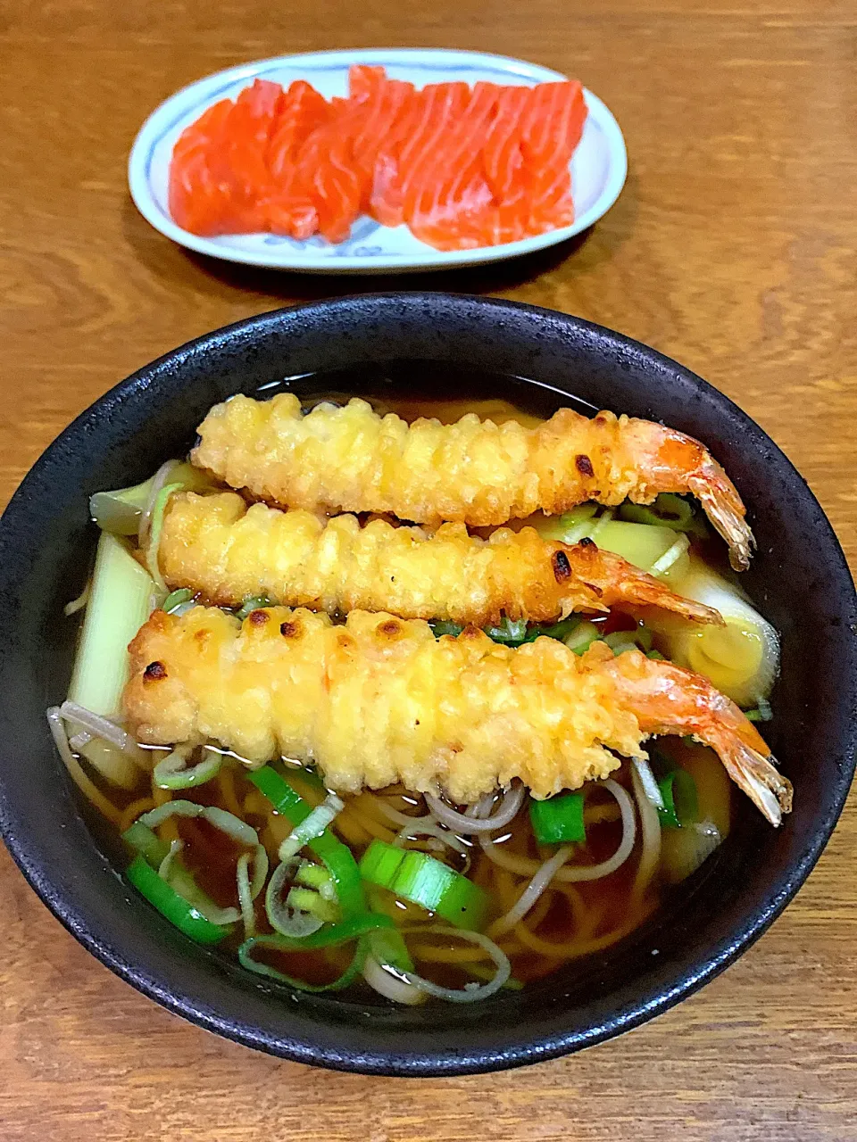 年越し蕎麦とサーモンの刺身|パムさん