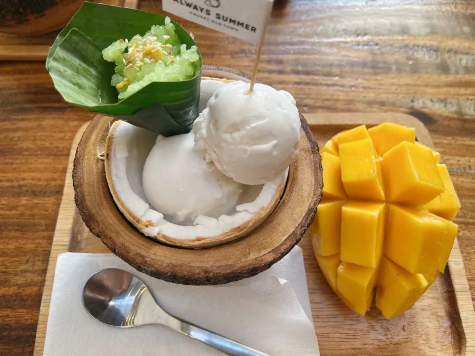 COCONUTS ICE CREAM MANGO STICKY RICE|中さん