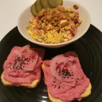 Beetroot Hummus and Egg Salad|Liviaさん