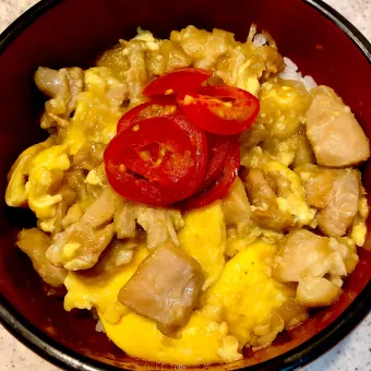 Snapdishの人気料理写真:アンモン・デ・親子丼