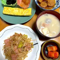 今日の朝ごはん。三が日のお雑煮もこれで終わりです。|くのっちさん