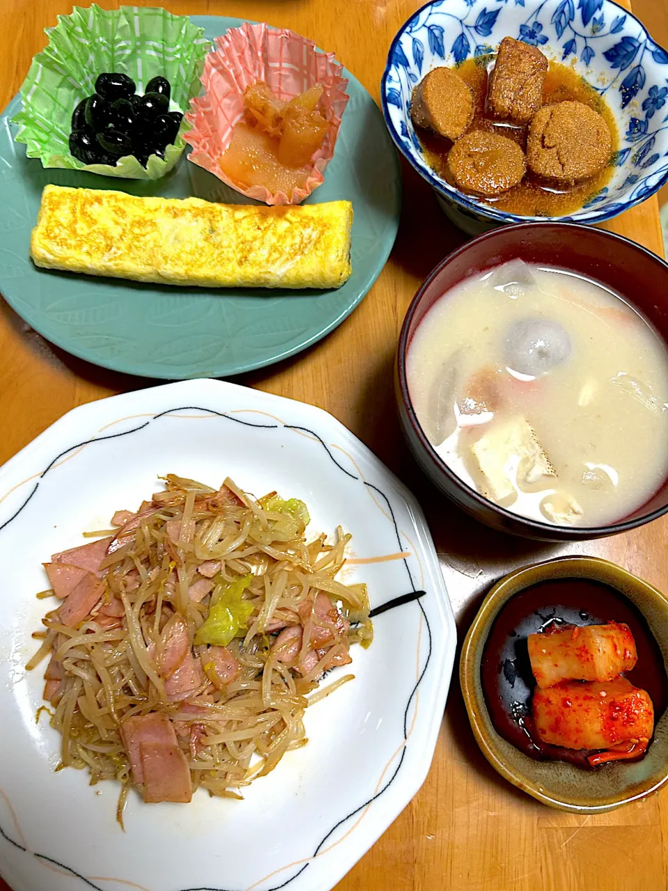 今日の朝ごはん。三が日のお雑煮もこれで終わりです。|くのっちさん