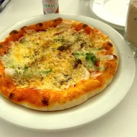 六花亭のピザ🍕|タマチャンフーズさん