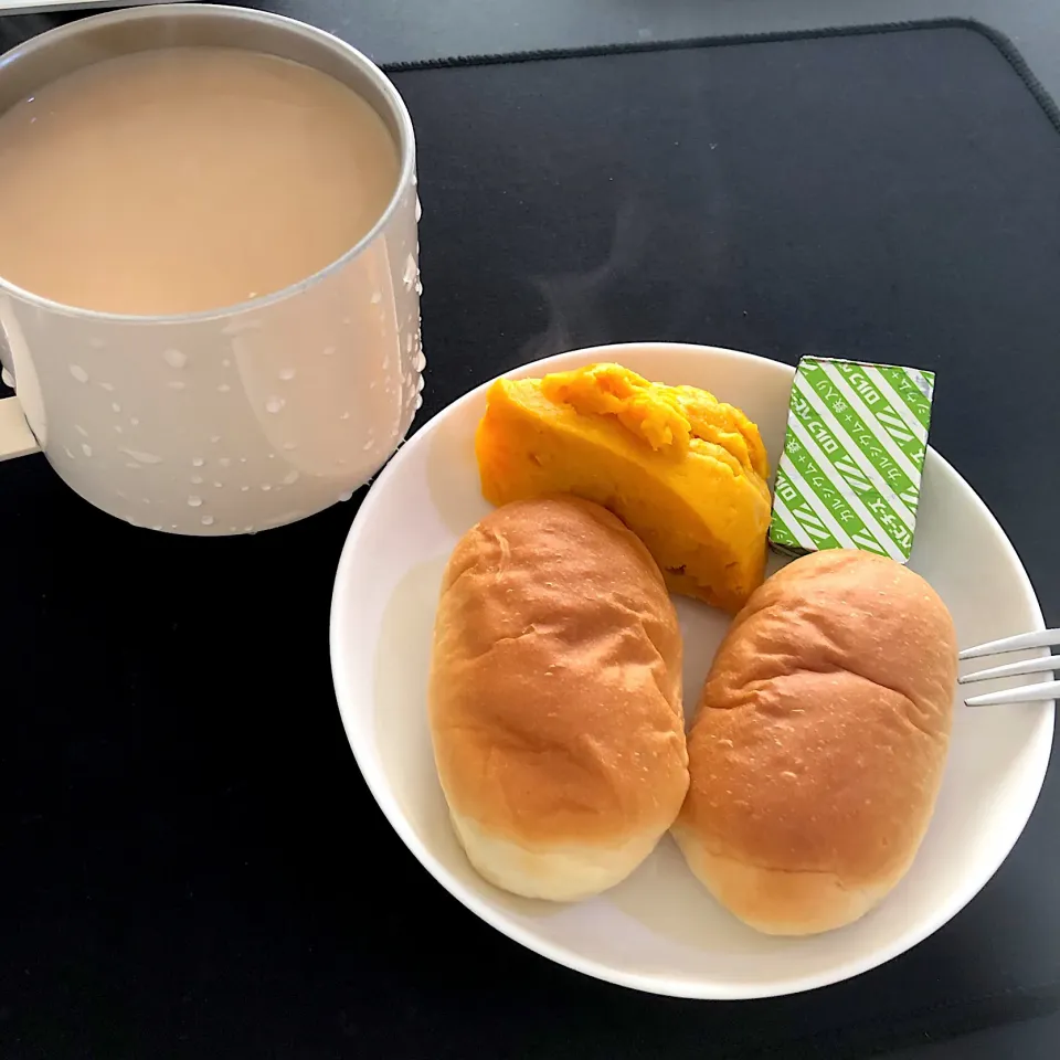 12:31 朝ごはん かぼちゃケーキ付き🎃|へれ子さん