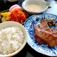 牛たん麦とろ定食|ぴーまんさん