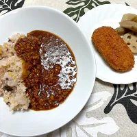 キーマカレー、クリームコロッケ、煮しめ|jackybeanさん