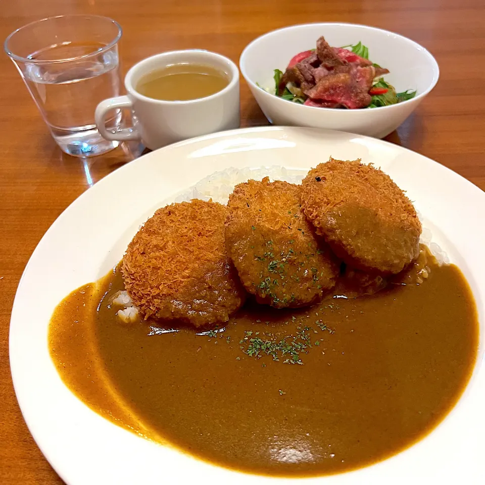 カニコロカレーとローストビーフサラダ|ともこさん