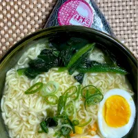 ラーメン🍜おにぎり🍙セット|すくらんぶるえっぐさん